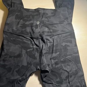 Lululemon army leggings with no tag